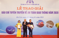 ỦY BAN ATGT QUỐC GIA TRAO GIẢI THƯỞNG BÁO CHÍ TUYÊN TRUYỀN VỀ ATGT NĂM 2020