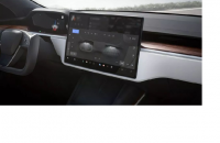 TESLA BỔ SUNG THÊM TÍNH NĂNG LÁI BẰNG MỘT BÀN ĐẠP