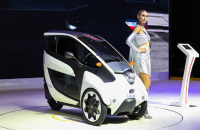 TOYOTA I-ROAD - GIẢI PHÁP CHỐNG ÙN TẮC CHO ĐÔ THỊ NHIỀU XE HƠI