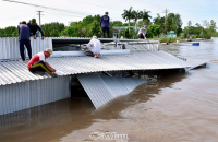 ÂU LO SẠT LỞ